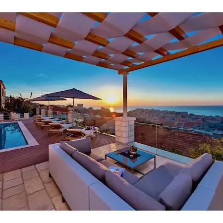 4 Bedrooms Holiday home *